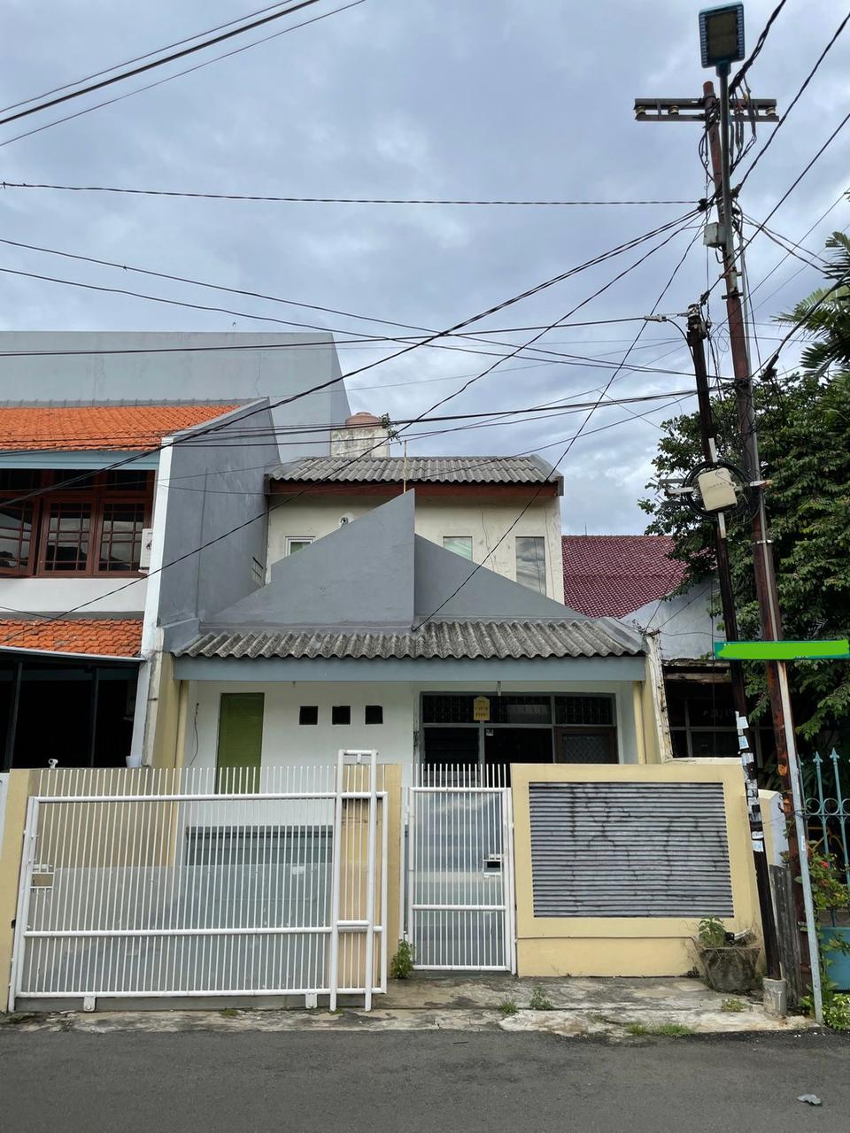Dijual Rumah di Taman Aries, Kembangan Jakarta Barat