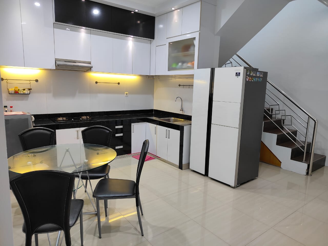 Dijual Cepat Rumah Cikarang Taman Piccadilly