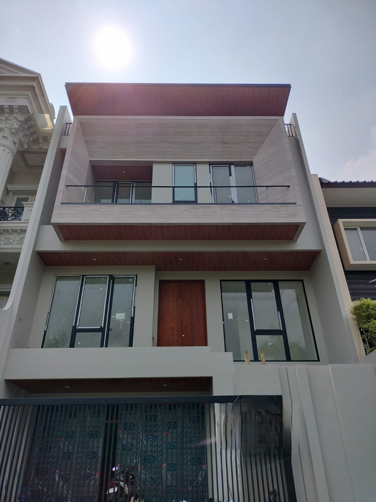 Dijual Rumah Pertama Buana, Kembangan Jakarta Barat