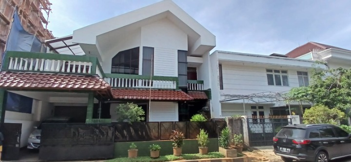Dijual Rumah Intercon/Taman Kebon Jeruk, bangunan kokoh