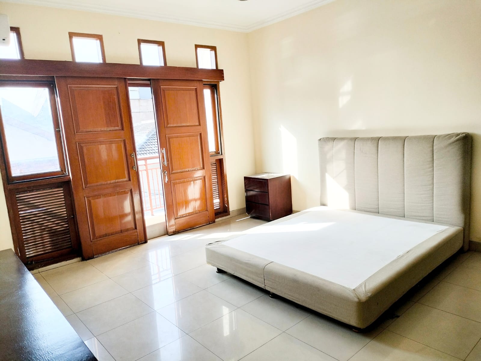 Disewakan Rumah Tomang, Jakarta Barat